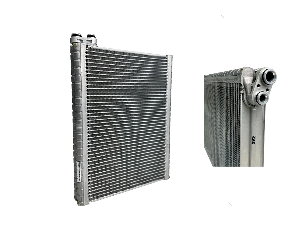 NEW HOLLAND 305x235x38mm Evaporator TT51557888